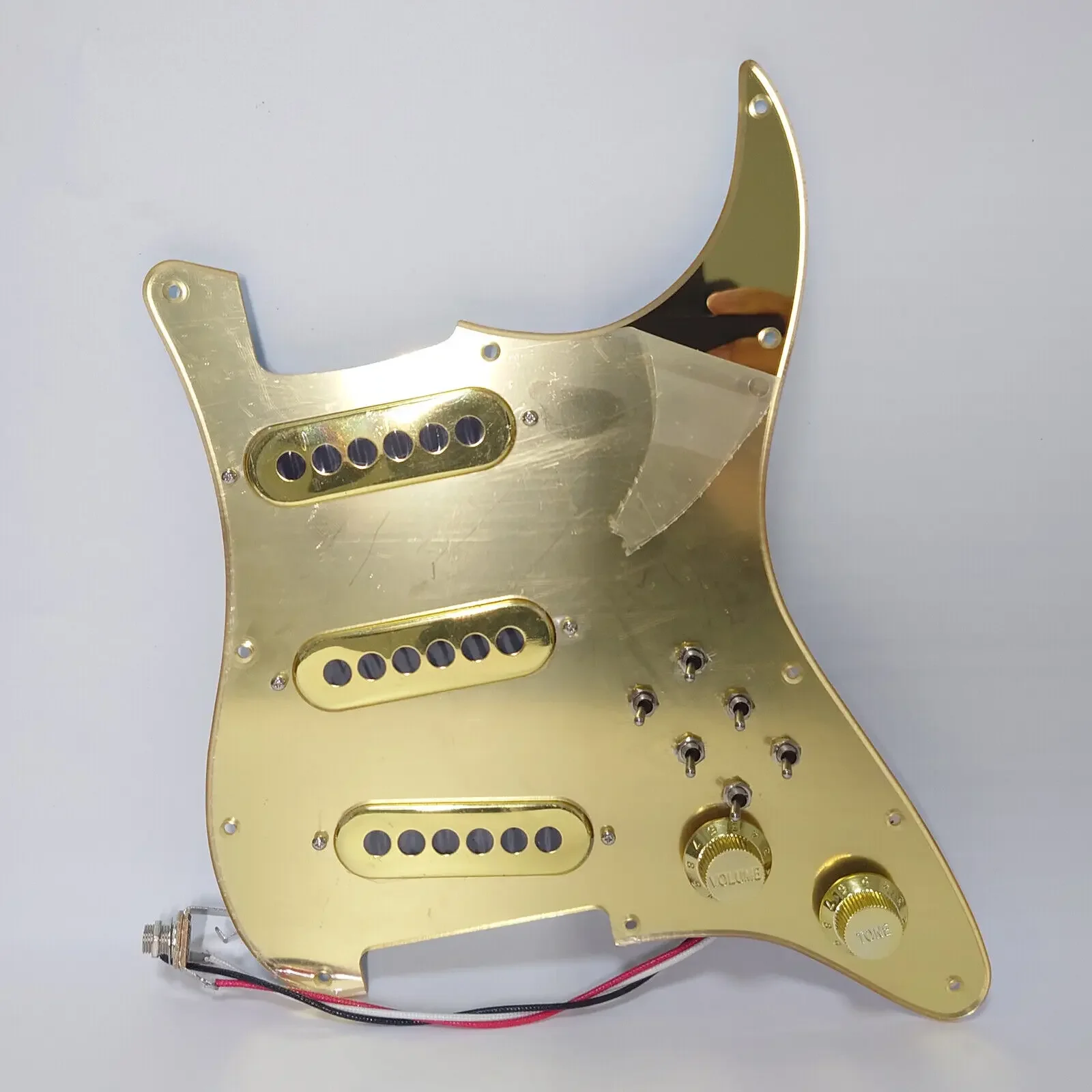 SSS Prewired Pickguard,Gold Mirror Pickups Loaded 3 Mini Toggle 3 Phase Switch  for ST Electric Guitars Replacement Parts