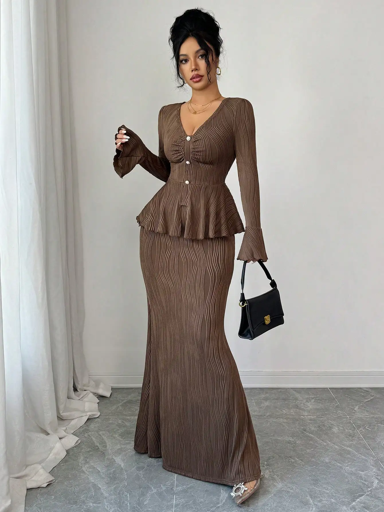 Elegante koffiebruine V-hals top met knoopsluiting en peplum & visstaartrok 2-delige set voor dames