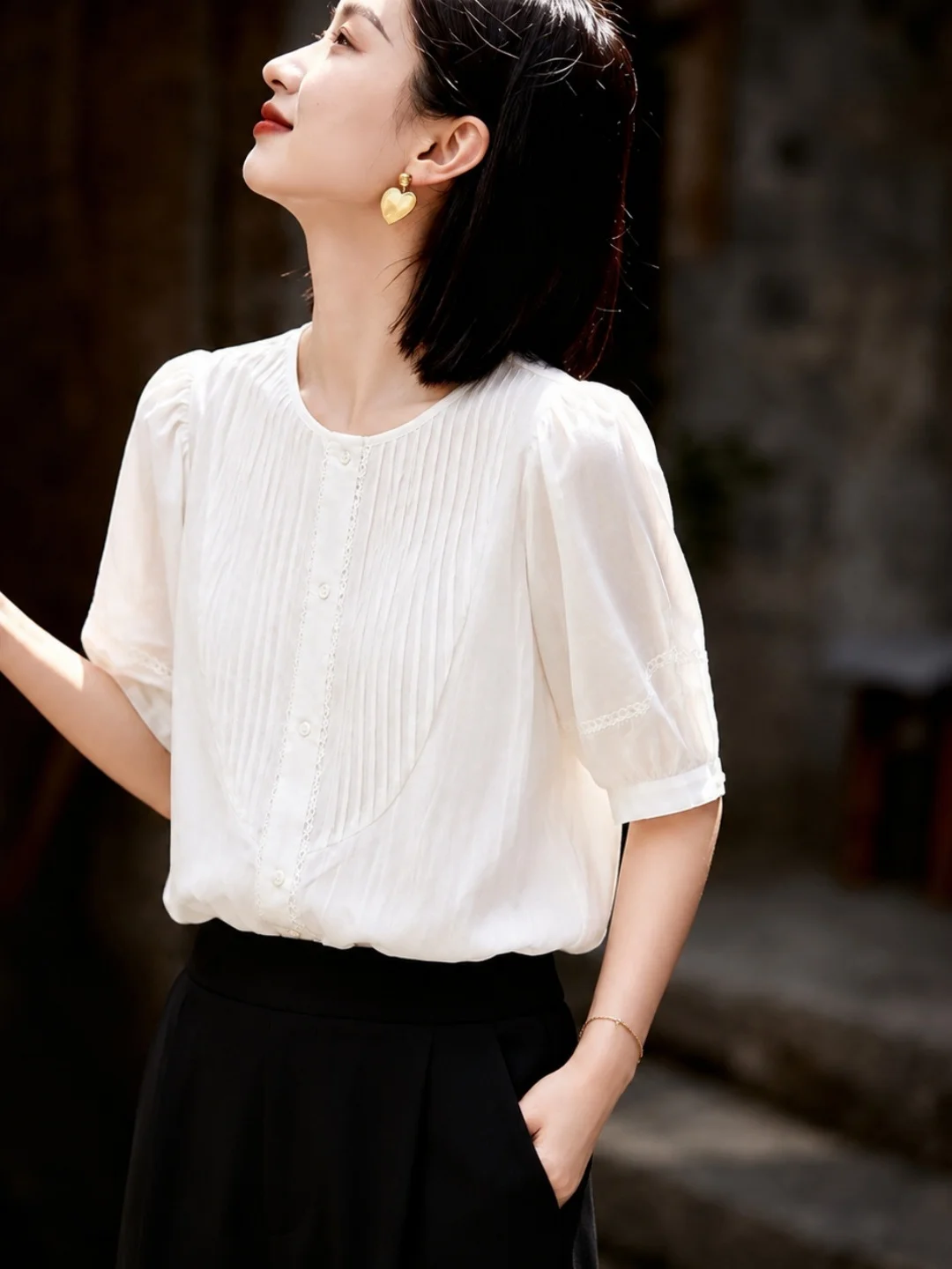

Summer 2026 Women's Lazy Style Loose Versatile Button-Up round Neck Single Row Button High-End Feel Top Silk Commute Korean V...