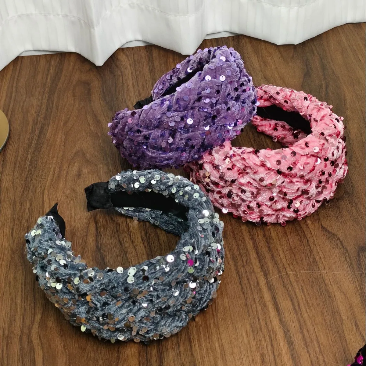 Aksesoris Rambut High-end: Headband Rajut Payet Retro Mode Musim Gugur dan Musim Dingin