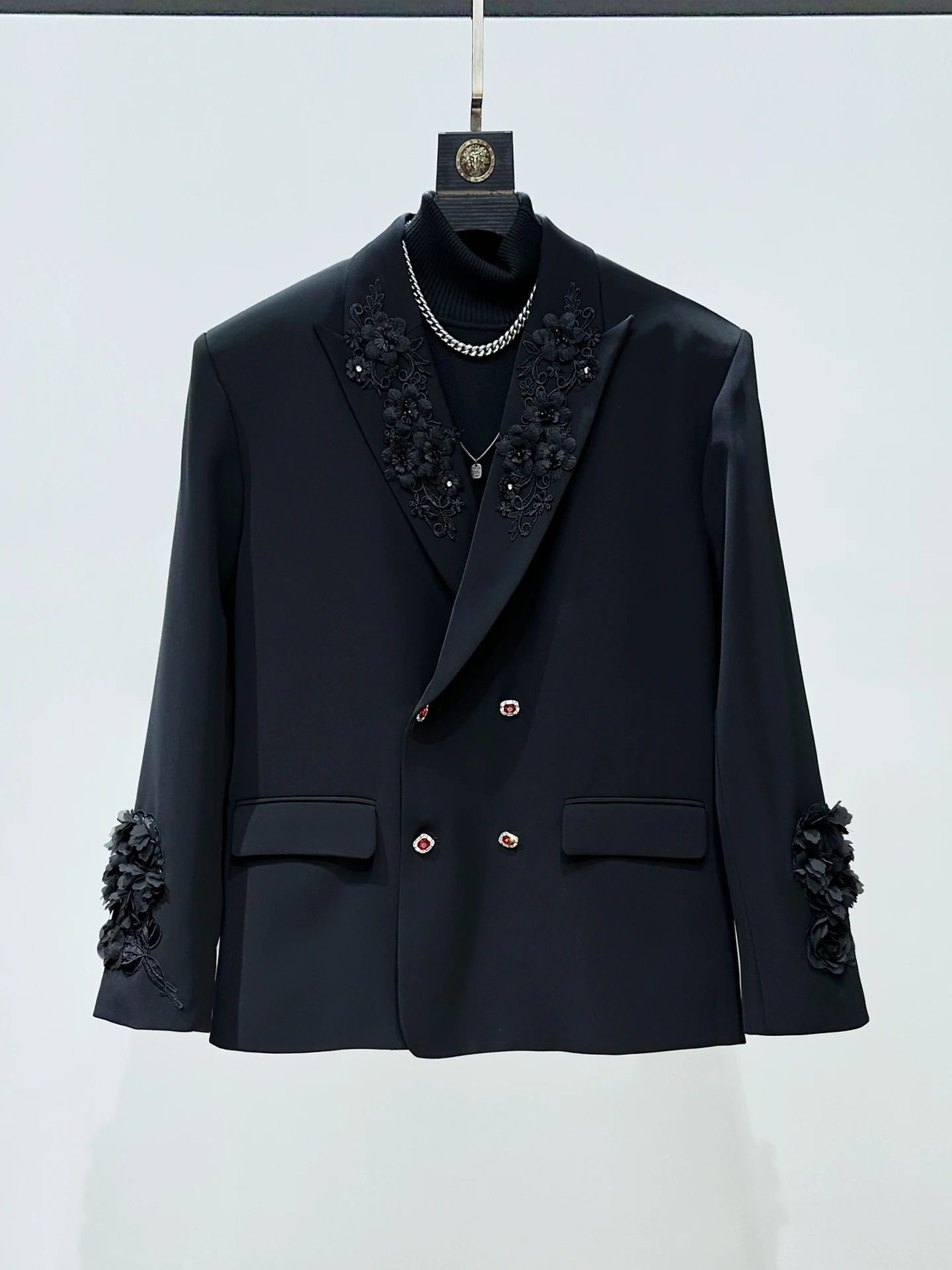 

Новинка: Мужской двубортный пиджак свободного кроя с вышивкой, черный, модный повседневный, стандартной длины, весна-осень