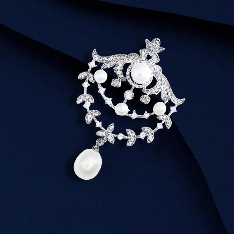 High-end Retro Palace Style Zircon Crown Brooches Elegant Atmosphere Pearl Corsage Pendant Dual-use Female Accessories Pin