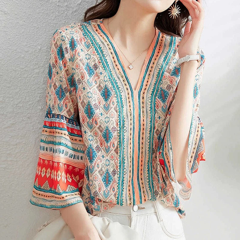 Flare Sleeve Shirts Women V-Neck Loose Casual Printed Floral Boho Blouse Female Korean Fashion 2025 New Tops