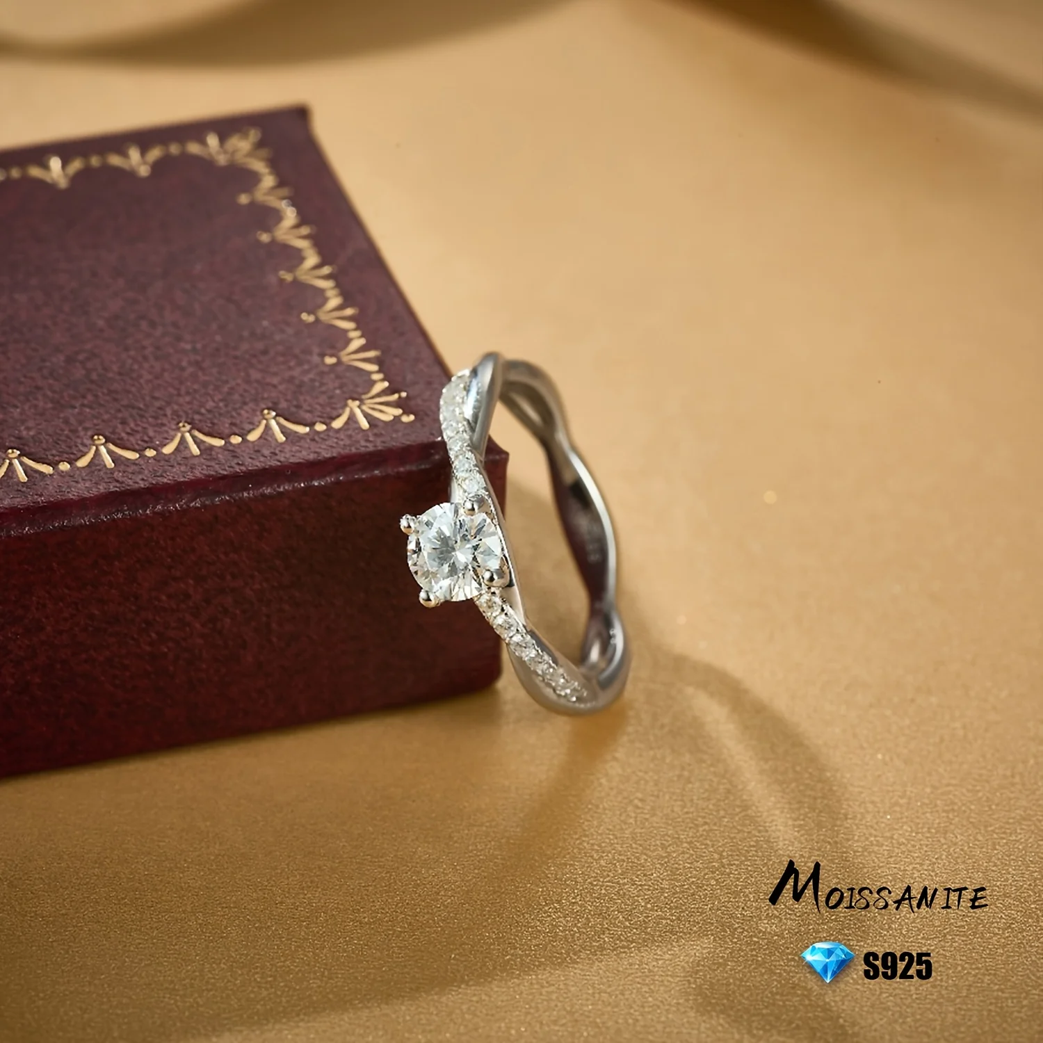 

Fashion Luxury S925 Sterling Silver Rings Female Twist Arm Four-claw 0.5 Carat Moissanite Ring For Wedding Gift Women Jewelry