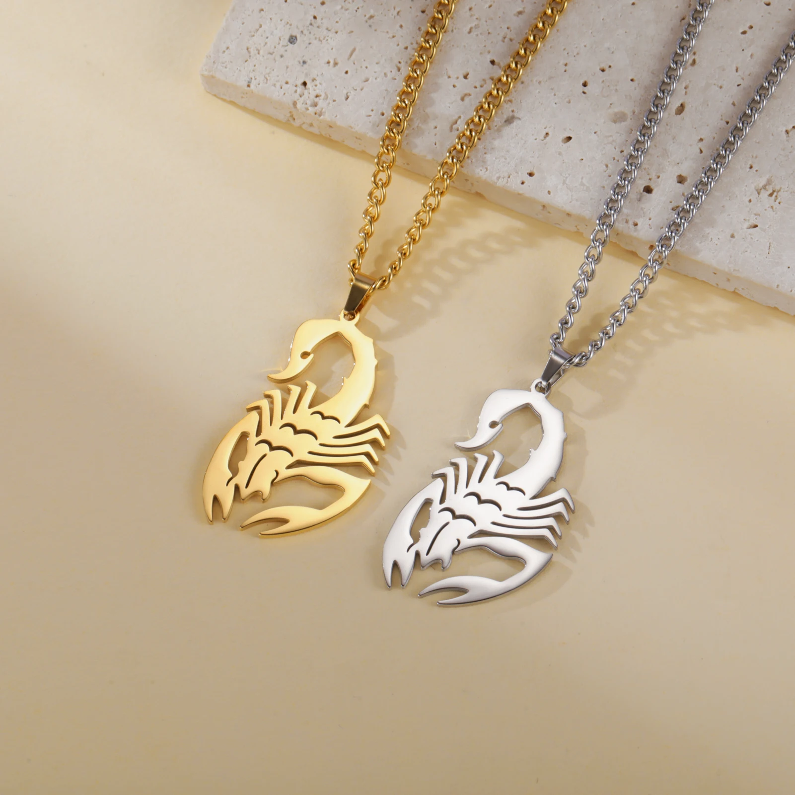 Kkjoy Skorpion-Anhänger-Halskette, glatte Linien, exquisite Handwerkskunst, für Männer und Frauen, Skorpion, exklusives, personalisiertes Schmuckgeschenk – Detail 3