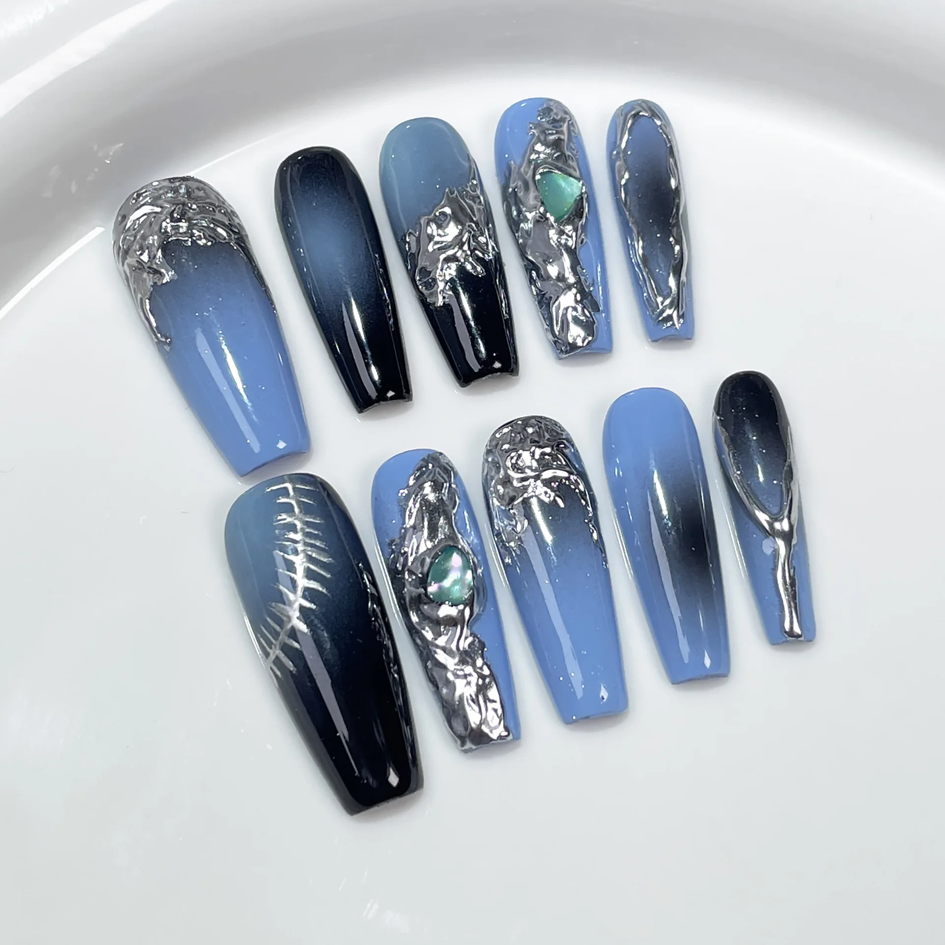 أظافر مزيفة معدنية ثقيلة للفتيات ، أظافر اصطناعية تابوت طويل ، أطراف قابلة للارتداء ، مصنوعة يدويًا ، اضغط على مانيكير ذاتي الصنع باللون الأزرق والأسود ، Y2K ، 10