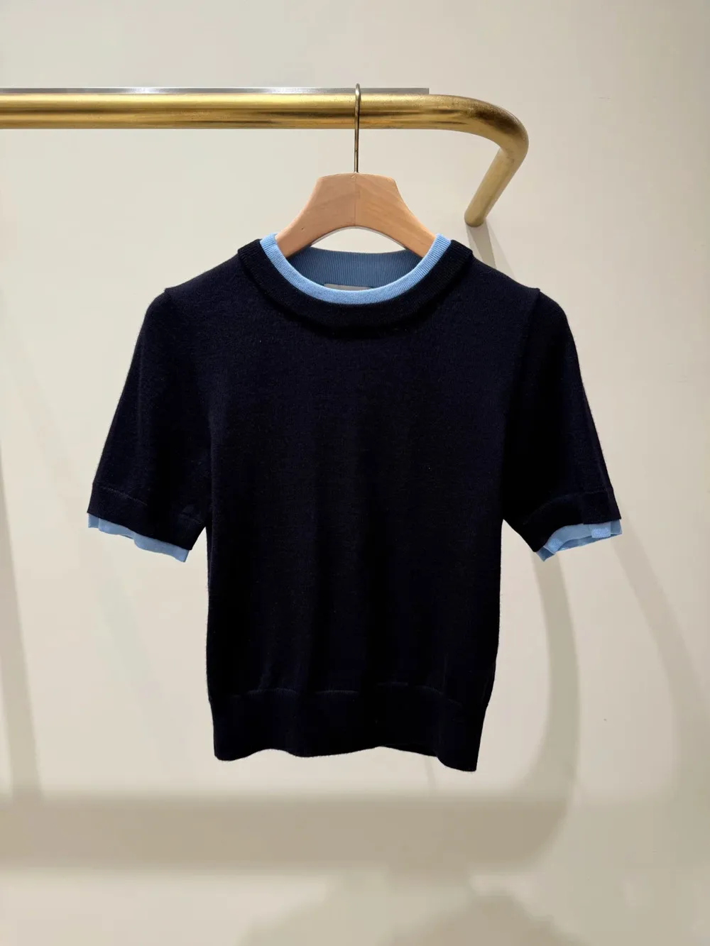 

High-End Version European Sle ort Sve Knitted irt Slim Fit Casual French Design Sensation Women's Faion Top