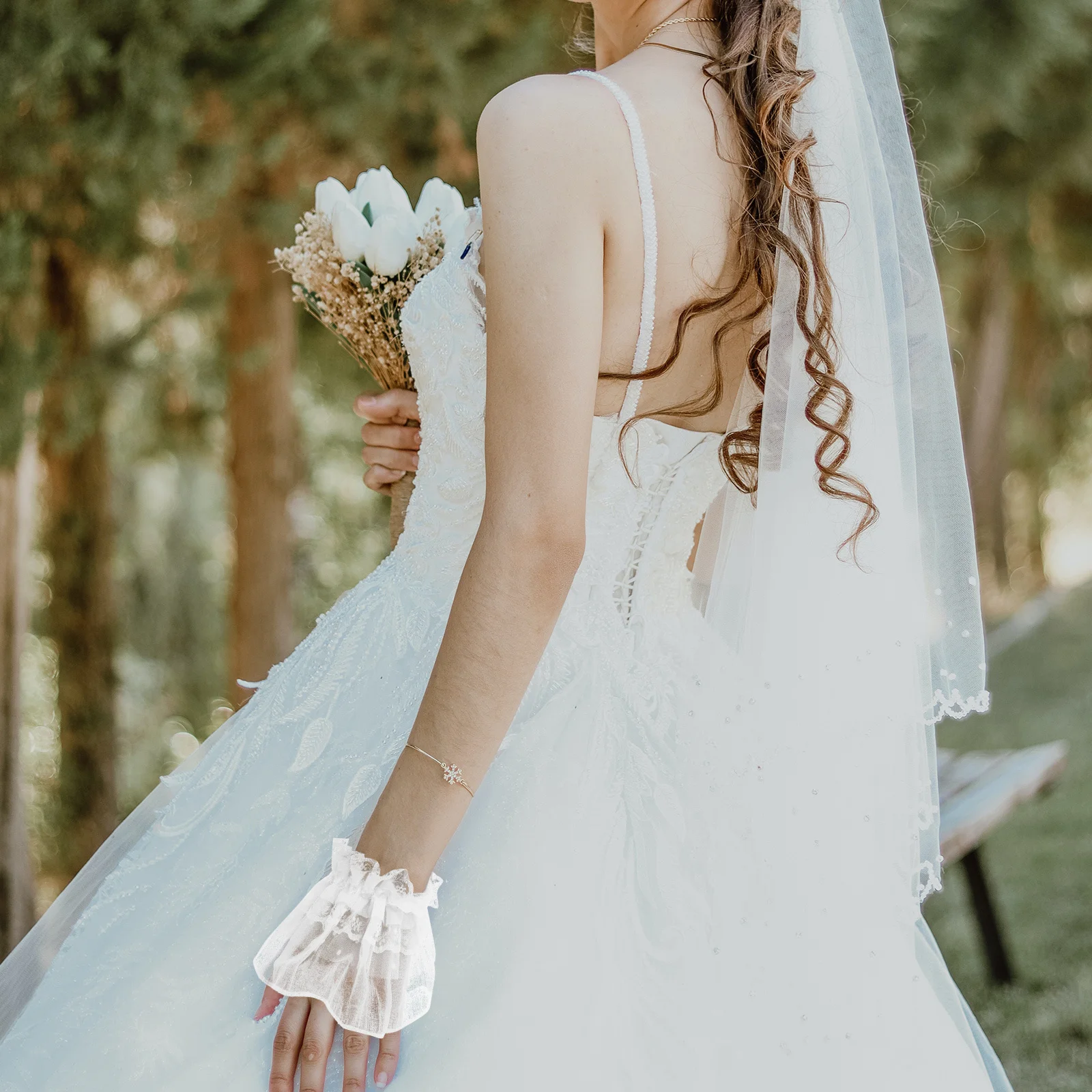 2 قطعة الأصفاد البيضاء القابلة للفصل الأكمام وهمية للنساء لوليتا المعصم الأصفاد العروس زي اكسسوارات خفيفة الوزن جرس كم