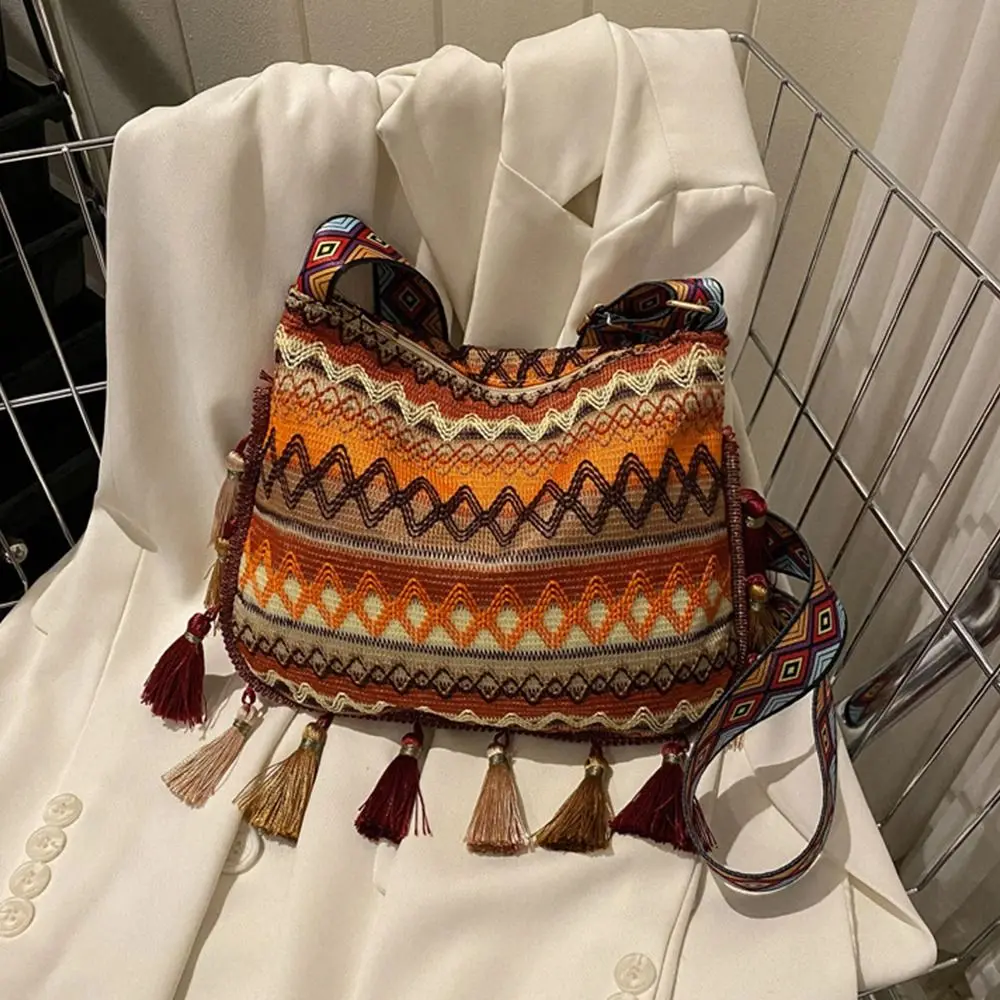 Large Capacity Ethnic Style Crossbody Bags Tassel Woven Bag Fringe Shoulder Bag Messenger Bag Geometric Bohemian Shoulder Bag