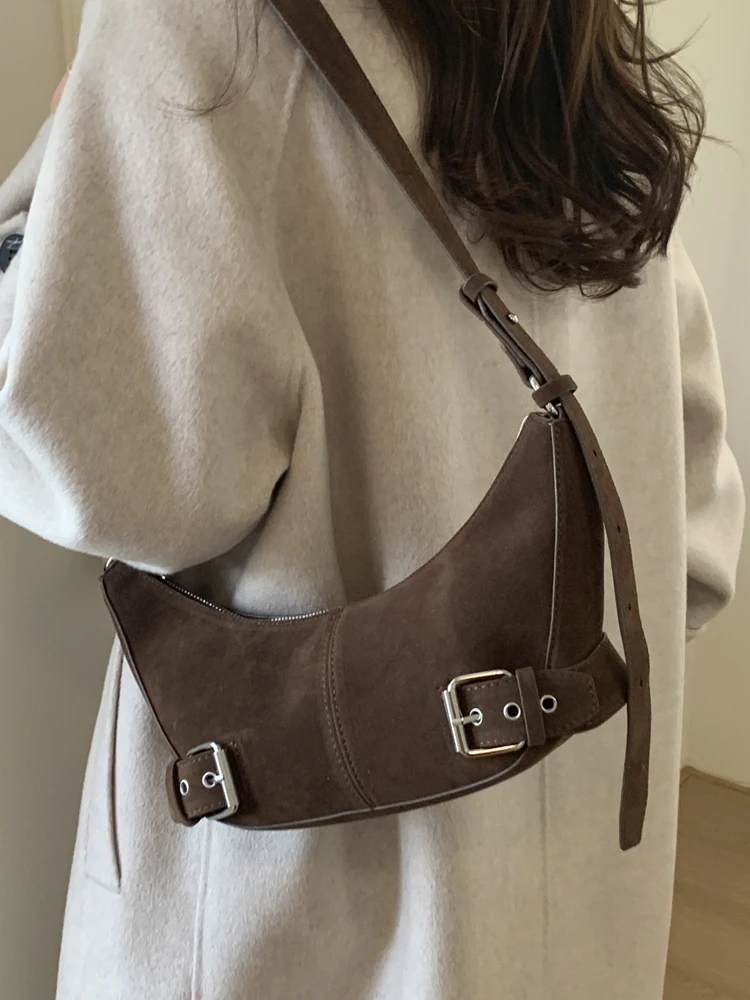 

Elegant Retro Women's Crossbody Bag Stylish Versatile Horn Shape Underarm Bag Fashionable Autumn Winter Handbag