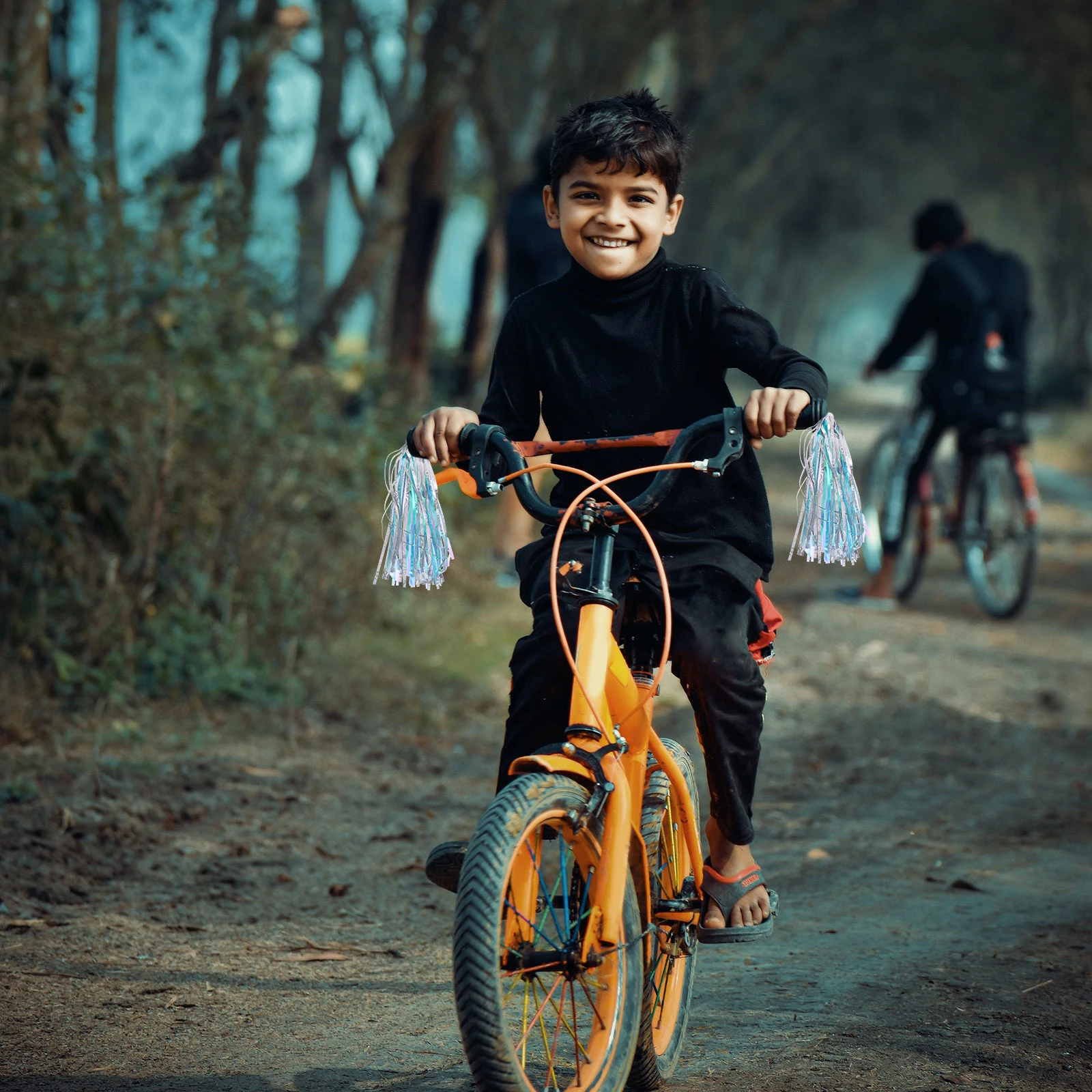 

3 Pairs Colorful Laser Tape Bike Handle Streamers Tassels Ribbon Scooter Plastic Handlebar Children Ribbons