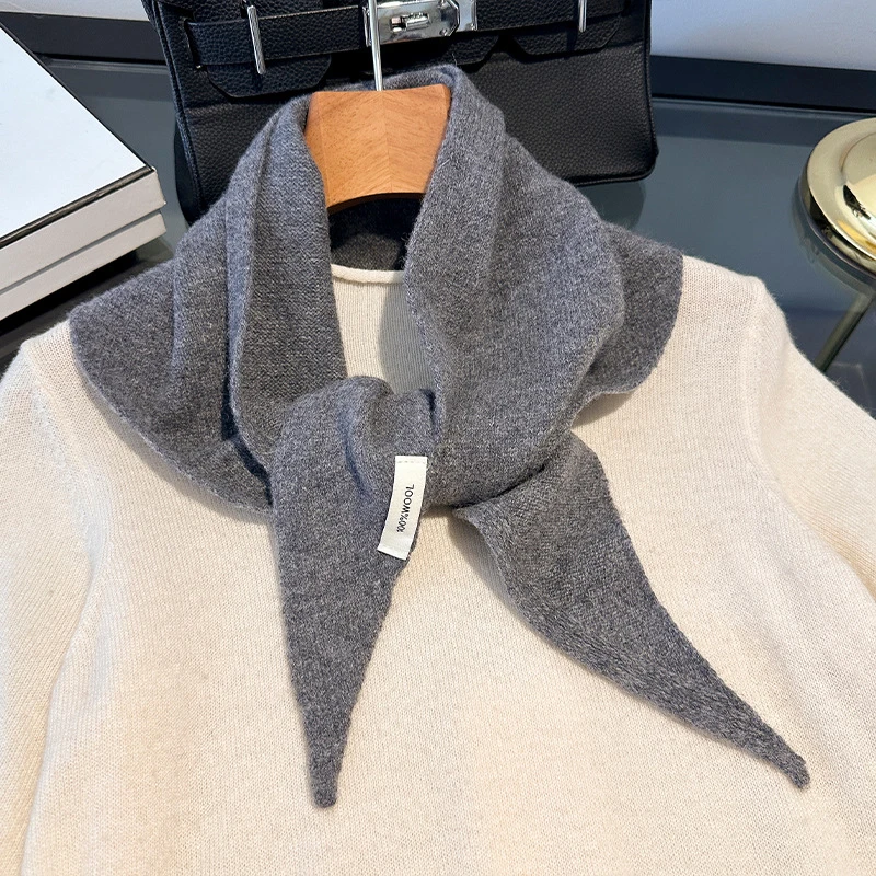 100% Wool British Korean Triangular Scarf Niche Triangle Scarf Women Head Scarf Knitted Shawl Winter Warm Poncho Echarpe