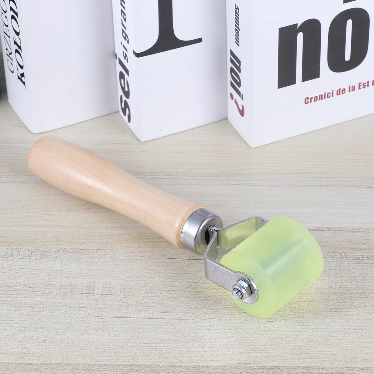 

Tyre Roller Bearing Inside Design Portable Lightweight Car Tire Repair Roller Remove Trapped Air Good Adhesion