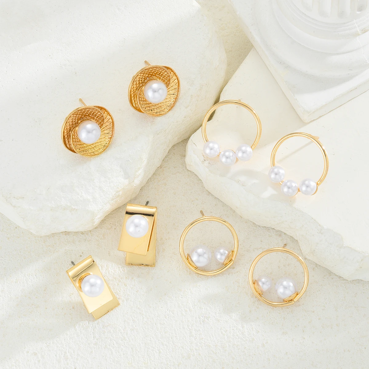 طقم أقراط معدنية هندسية مكونة من 8 قطع للنساء على الطراز الفرنسي أقراط هندسية بسيطة باللون الذهبي مجوهرات أنيقة #5