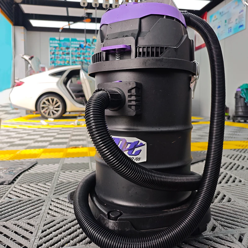 

Heavy 1600W Dry Wet Industrial Vacuum Cleaner for Car Wash and Auto Machine 220v Copper Motor