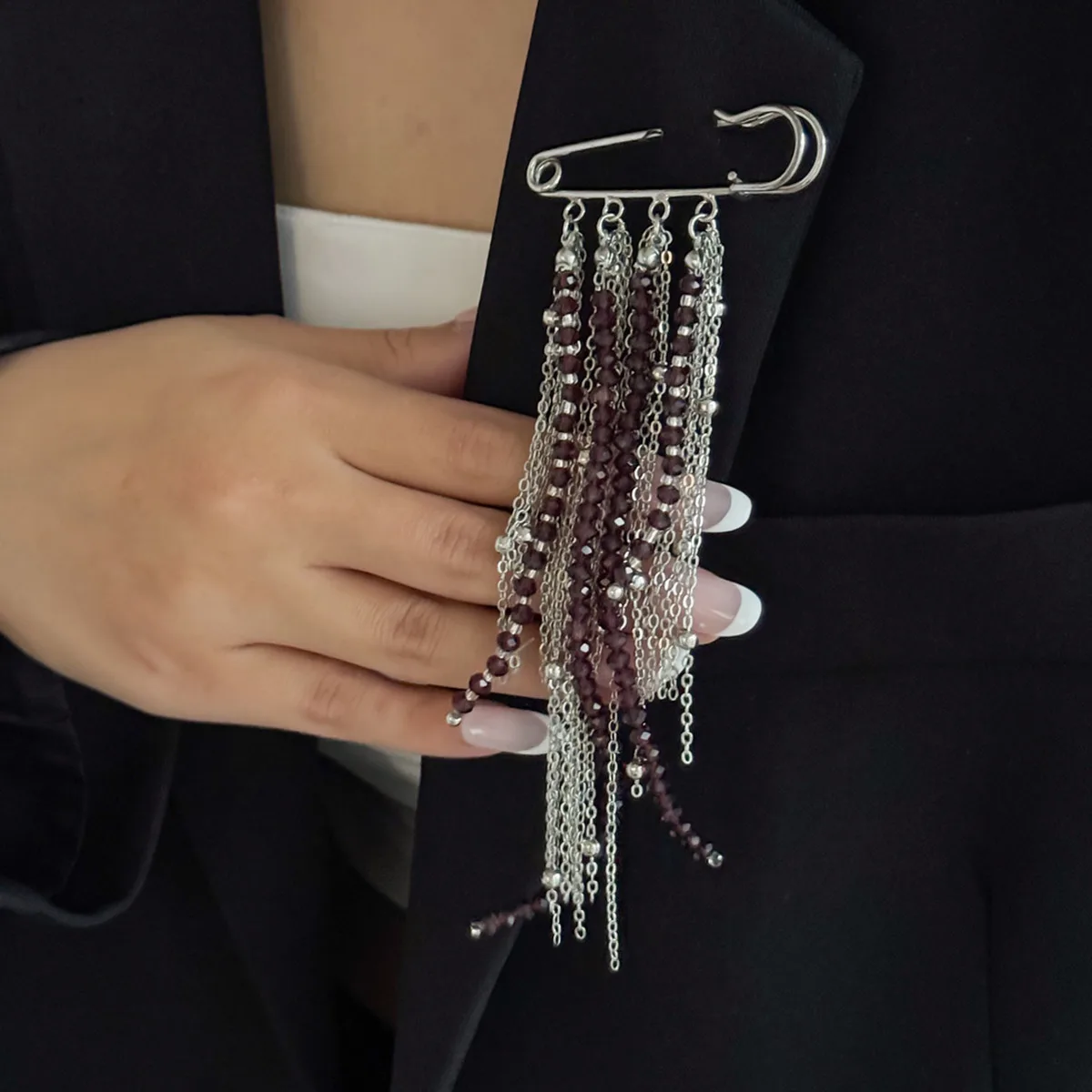 

SHIXIN 2026 Fashion Seed Beads Pendant Brooches Women Retro Silver Color Metal Long Tassel Brooch Shirt Suit Collar Pins Clip
