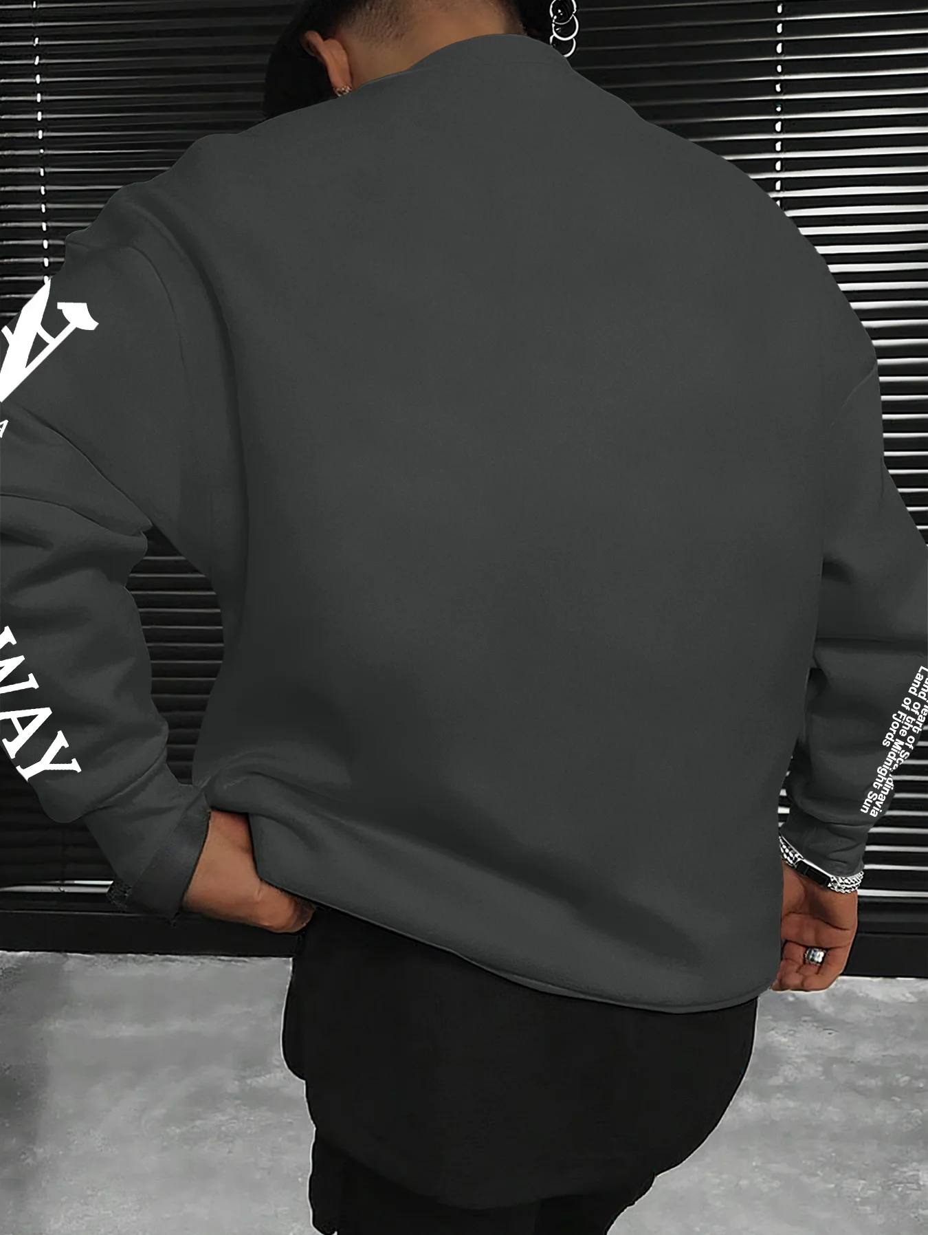 Übergroßer Casual Crewneck-Sweatshirt für Herren, Streetwear, Vintage-Schriftzug, Grafikdruck auf der Vorderseite und den Ärmeln, Pullover-Oberteil, Größen S-XXL – Detail 5