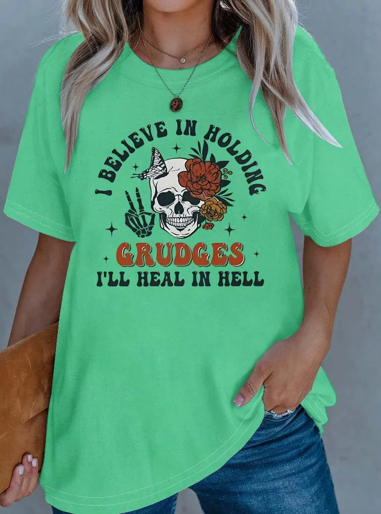 

Элегантный наряд больших размеров с черепом-бабочкой и фразами для посещения