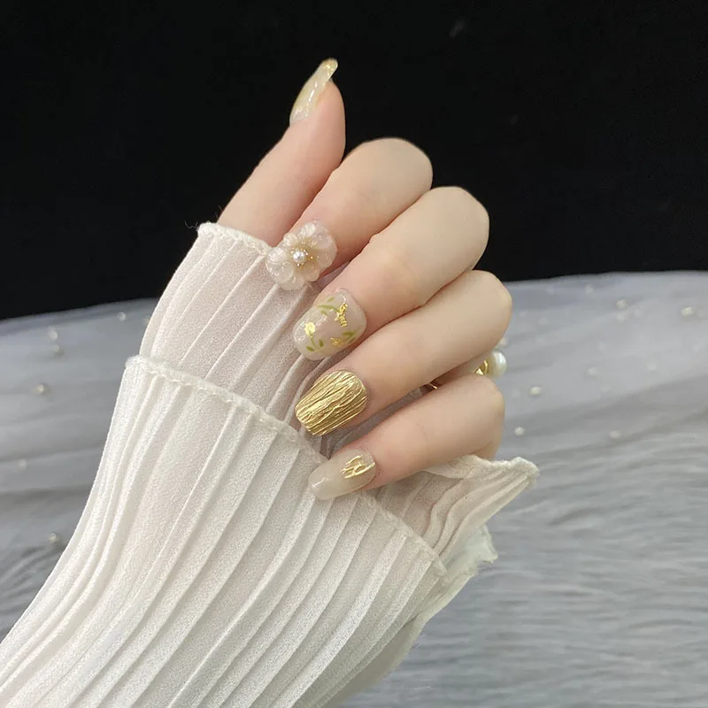 10 Stück Goldfolie, handgefertigt, 3D-Blumen-Design, zum Aufdrücken der Nägel, glänzender grüner Farbverlauf, kurzer quadratischer falscher Nagel, künstliche tragbare Tipps
