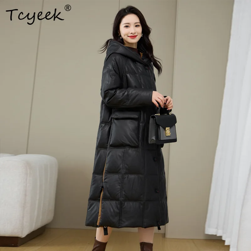 Tcyeek 100% جلد الغنم الطبيعي أسفل سترة النساء 2025 الملابس الشتوية 90% الأبيض بطة أسفل معطف المرأة معاطف منتصف طول