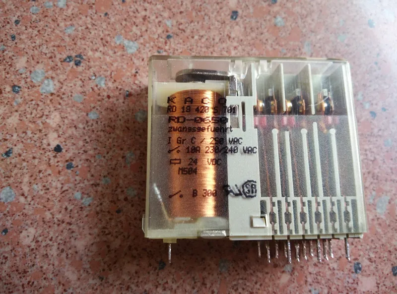 

RD 18 330 S 701 RD 18 330 S 701 24 В 10 шт.