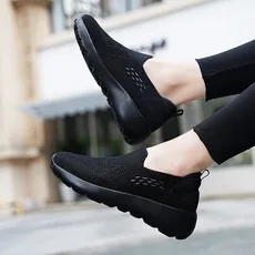 

Black work shoes mesh mom shoes soft-soled breathable cloth casual walking women's shoes sneakers women