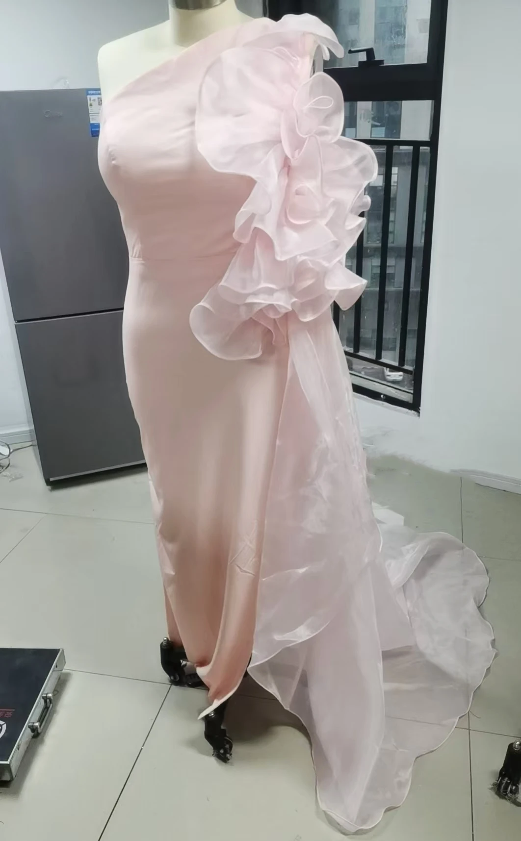 

Oisslec Prom Dress Elegant Vintage Sweet Pink Flowers Ruffle Mermaid Customized Formal Occasion Prom Dress Evening Party Gowns