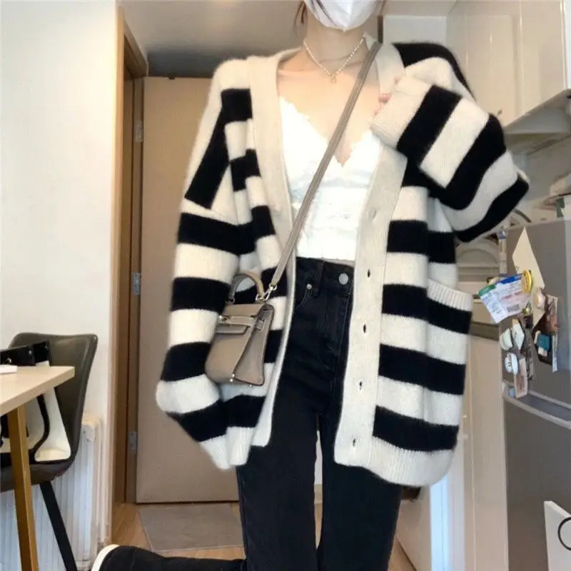 Coat Korean Version Lazy Style Striped V-neck Knitted Sweater Cardigan for Female Students Loose Contrasting Color
