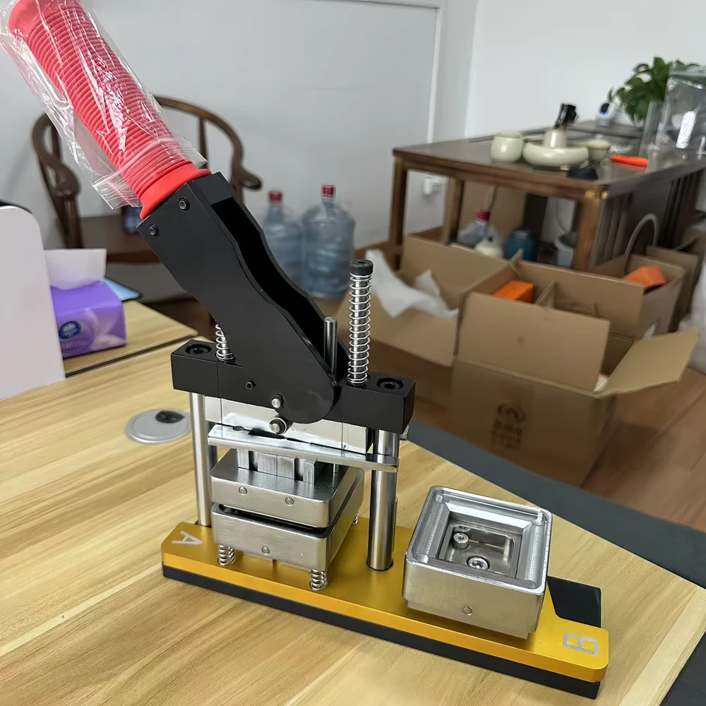 Cheapest 50*50 Mm 2*2 Inch Square Badge Fridge Magnet Making Machine Kit Including 100pcs Materials Fridge DIY Badge/pin Maker