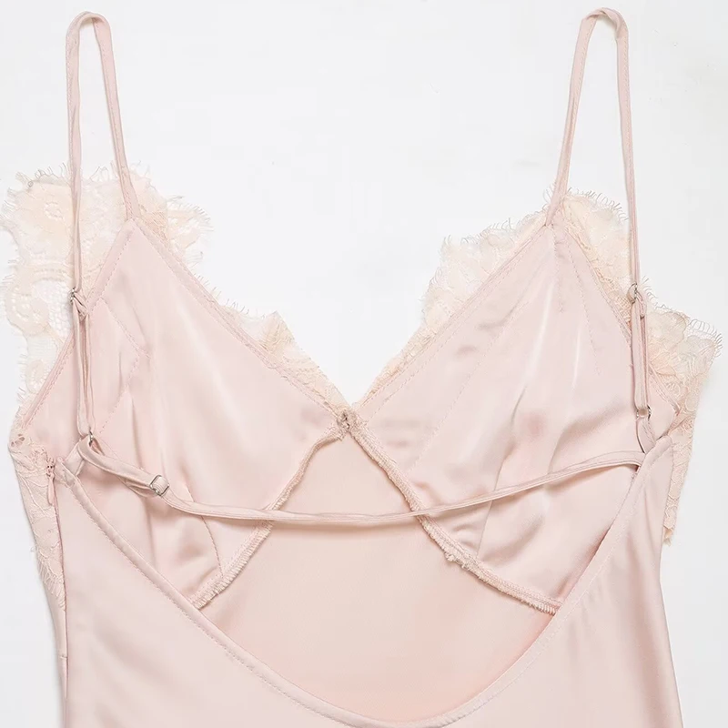 ชุดเดรสผู้หญิง 2025 แฟชั่นใหม่ เซ็กซี่ ผ้าซาติน แต่งผ้าลูกไม้ ชุดเดรสสายเดี่ยวสำหรับผู้หญิง ดีไซน์เก๋ไม่ซ้ำใคร ชุดมินิเดรสผู้หญิง