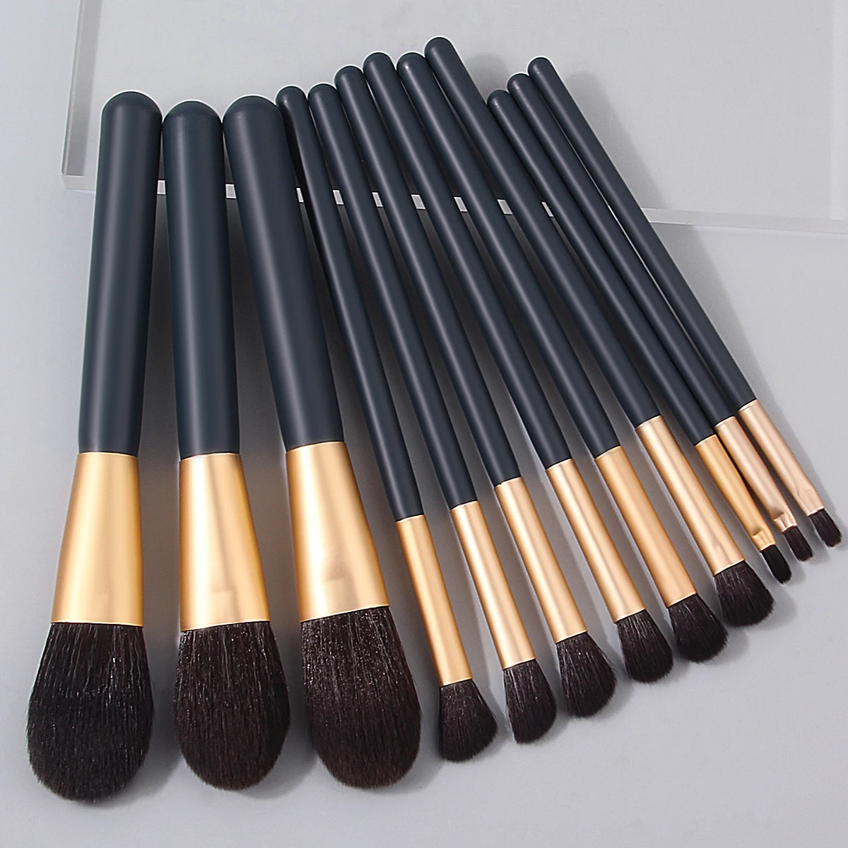12PCS Soft facial makeup brush set, loose powder brush, blush brush, eyeshadow brush, multi-functional makeup tool