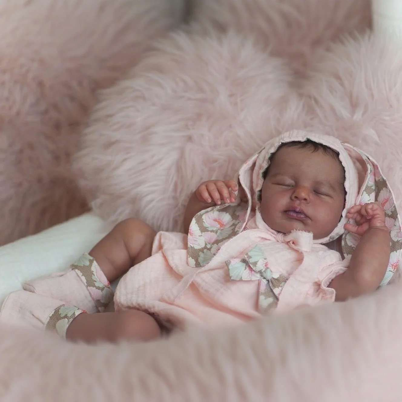 

48 СМ Asleep Reborn Черно-коричневая кожа Детская кукла Игрушка для девочек Реалистичные виниловые конечности Тканевый корпус 18-дюймовая кукла Loulou ручной работы