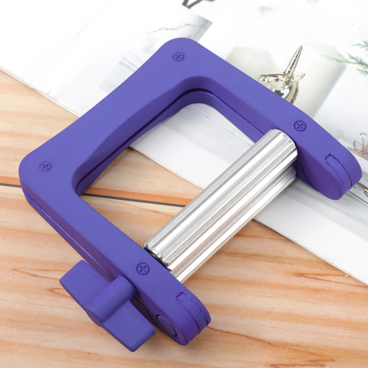 Exprimidor de pasta de dientes de metal, rodillo de tubo duradero de primera calidad para limpiador de crema, herramienta organizadora de baño portátil, azul