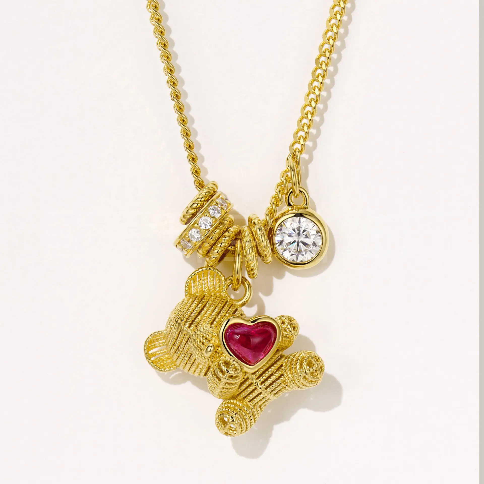 

Live Explosion 925 Silver Love Filigree Bear Necklace Retro Popular Jewelry Cartoon Bear Running Ring Pendant Wholesale