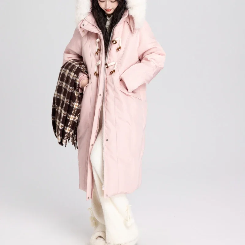 2024 nuovo Casual inverno addensato fibbia in corno rosa lungo piumino giacca alla moda e Versatile per le donne