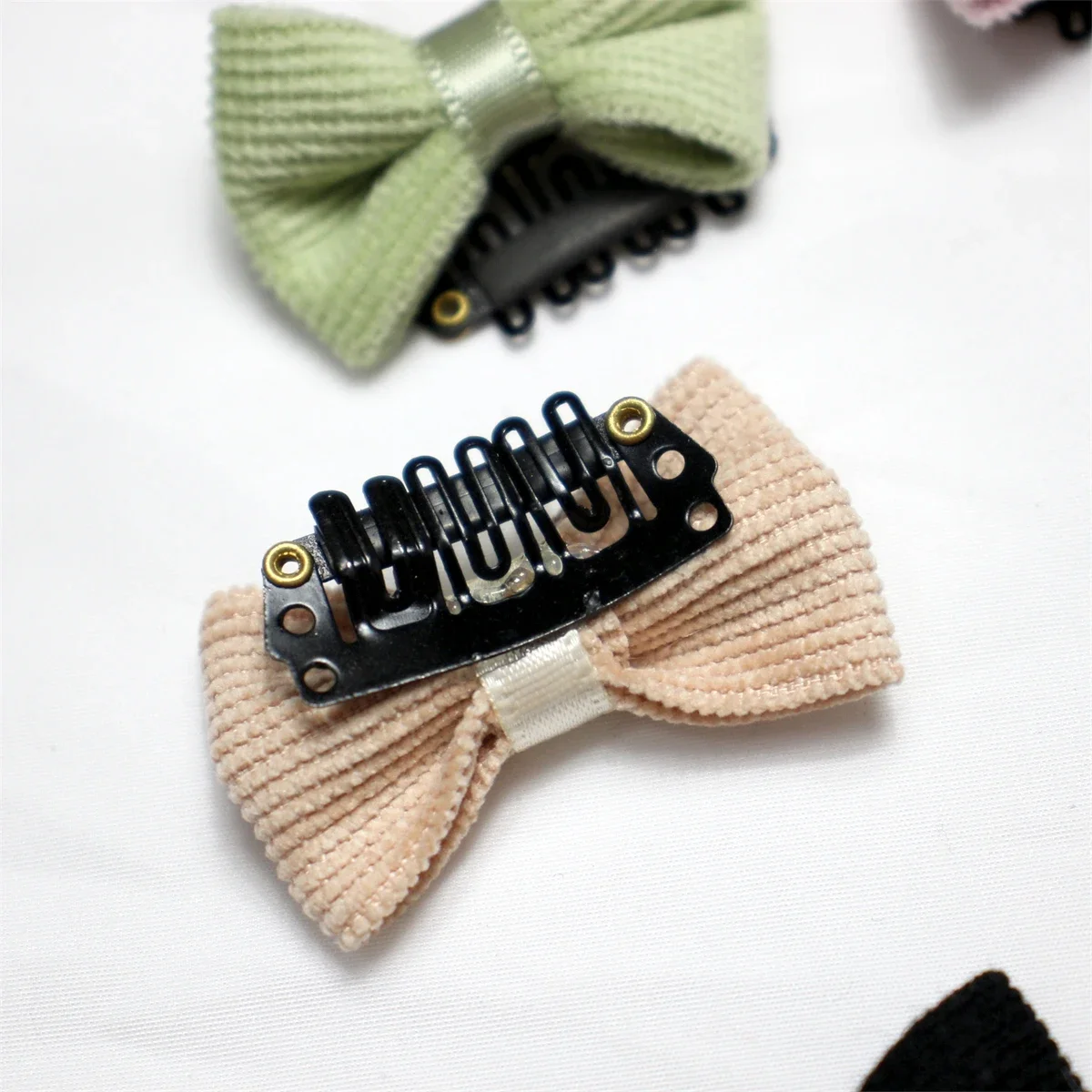 Macarons Color Velvet Ribbon Small Bow Hair Clip Baby Fine Wispy Hair Mini Latch Wisp Clip Children Cute Bobby Hairpin Barrettes