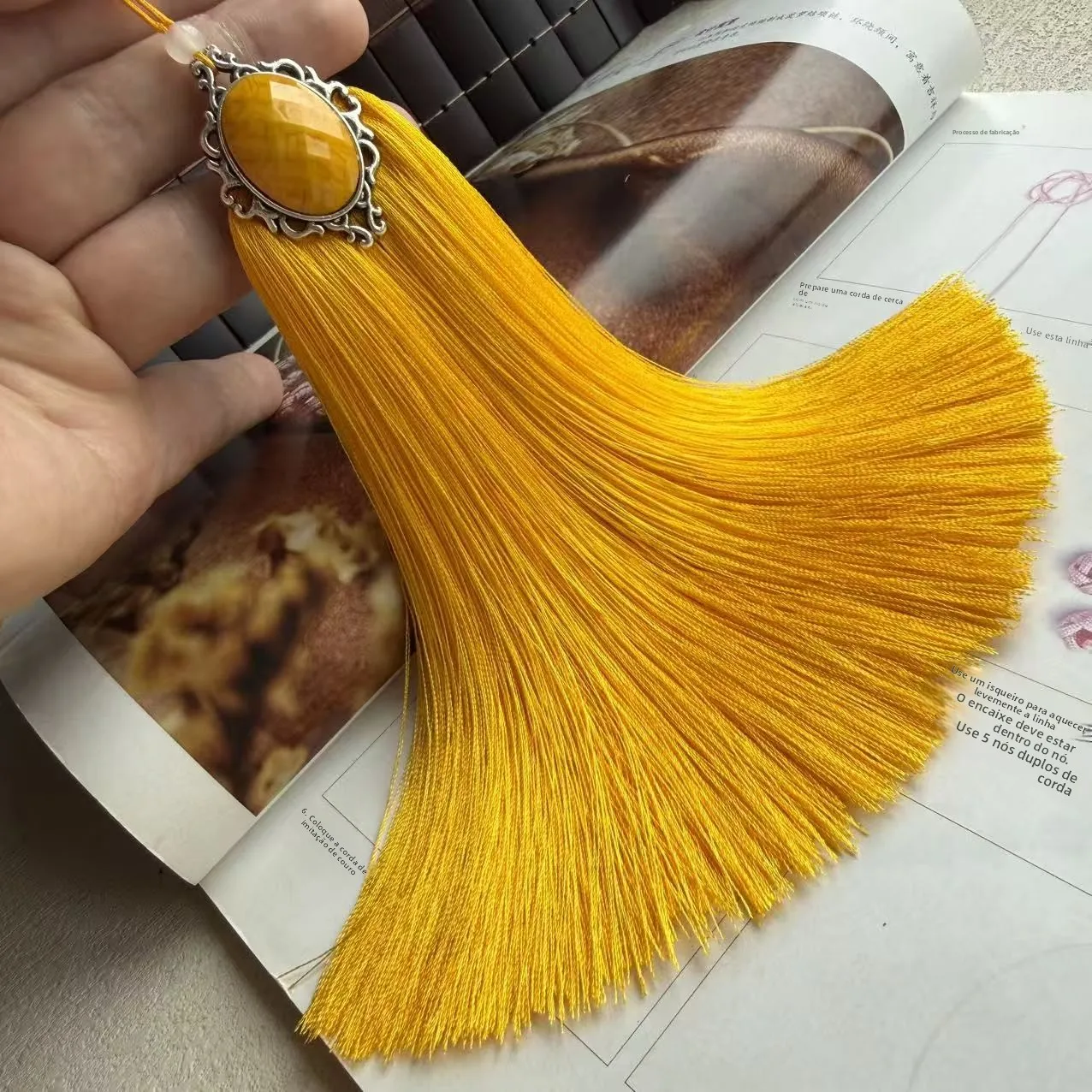 pingente-de-decoracao-para-carro-em-resina-de-seda-artificial-com-franjas-em-forma-de-gota-fabricado-na-china-artesanato-fe