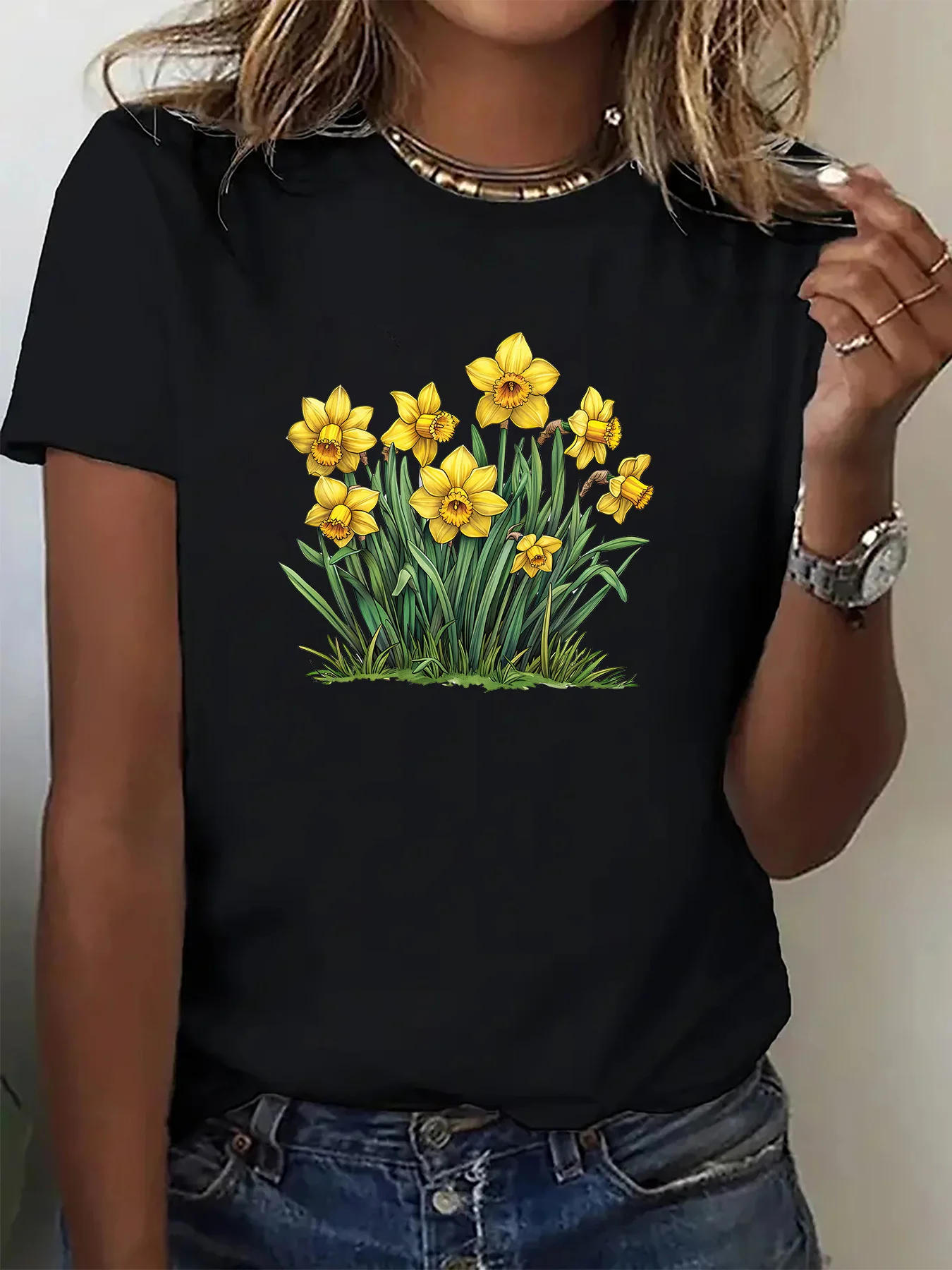 Spring Fresh Narcissus Floral Print Pattern Casual and Comfortable Short Sleeved Fashion Elegant Fun Tshirt Elegant Party Unisex
