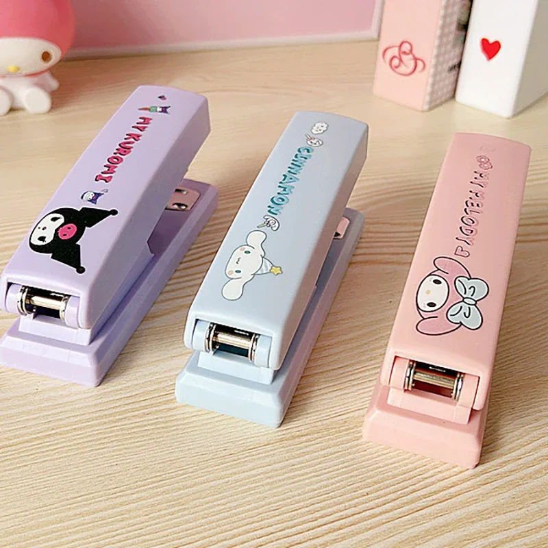 Sanrio Stapler Cute Hello Kitty Kuromi Pachacco Cinnamoroll Melody Portable Binding Machine School Supplies Office Binding Tools