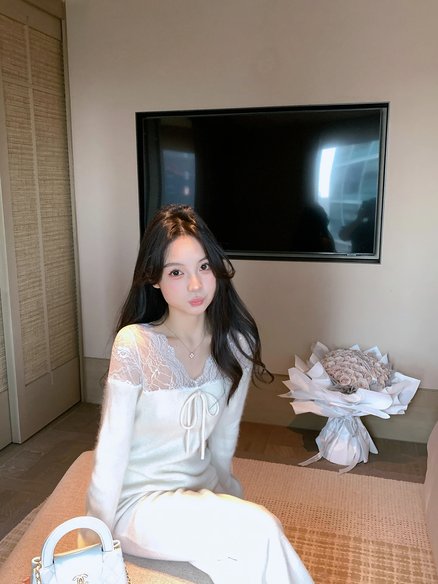 

White Lace Splice V-Ne Sweater Women's Base Layer irt Knitted Top Sweet Sle Long Sve Regular Fit Online Exclusive