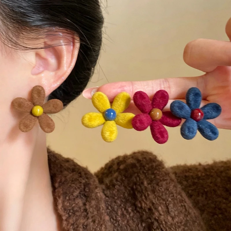 Korea New Fashion Cute Colorful Acrylic Flocking Small Flower Studs Earrings for Women Elegance Charming Holiday Jewelry Gift