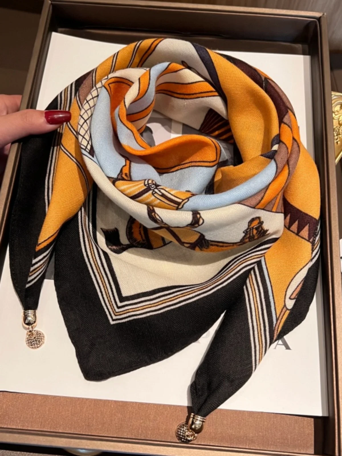 

Magnetic triangle neck protection small scarf women's spring and autumn 2025 new cotton and linen silk scarf high-end neck