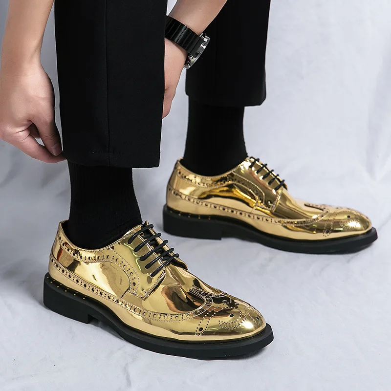 Men's fashionable shiny large-sized Korean-style leather shoes, nightclub personality golden lace-up leather shoes
