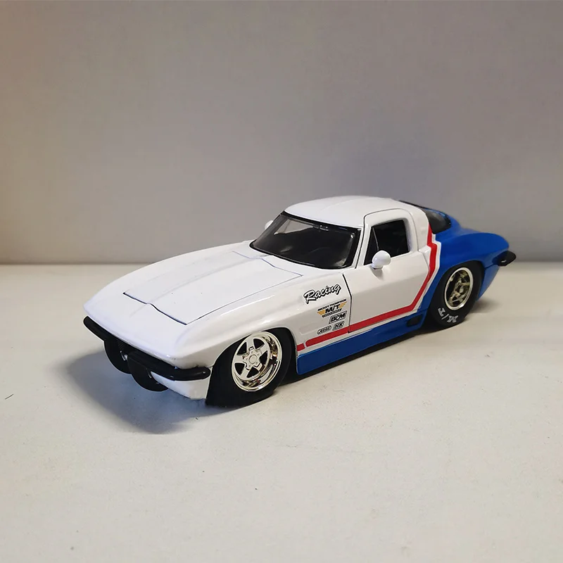 جادا 1:24 مقياس سبيكة 1963 كورفيت ستينغراي العضلات دييكاست لعبة صغيرة سيارة محاكاة النموذج الكلاسيكي المقتنيات عرض تذكارية #2