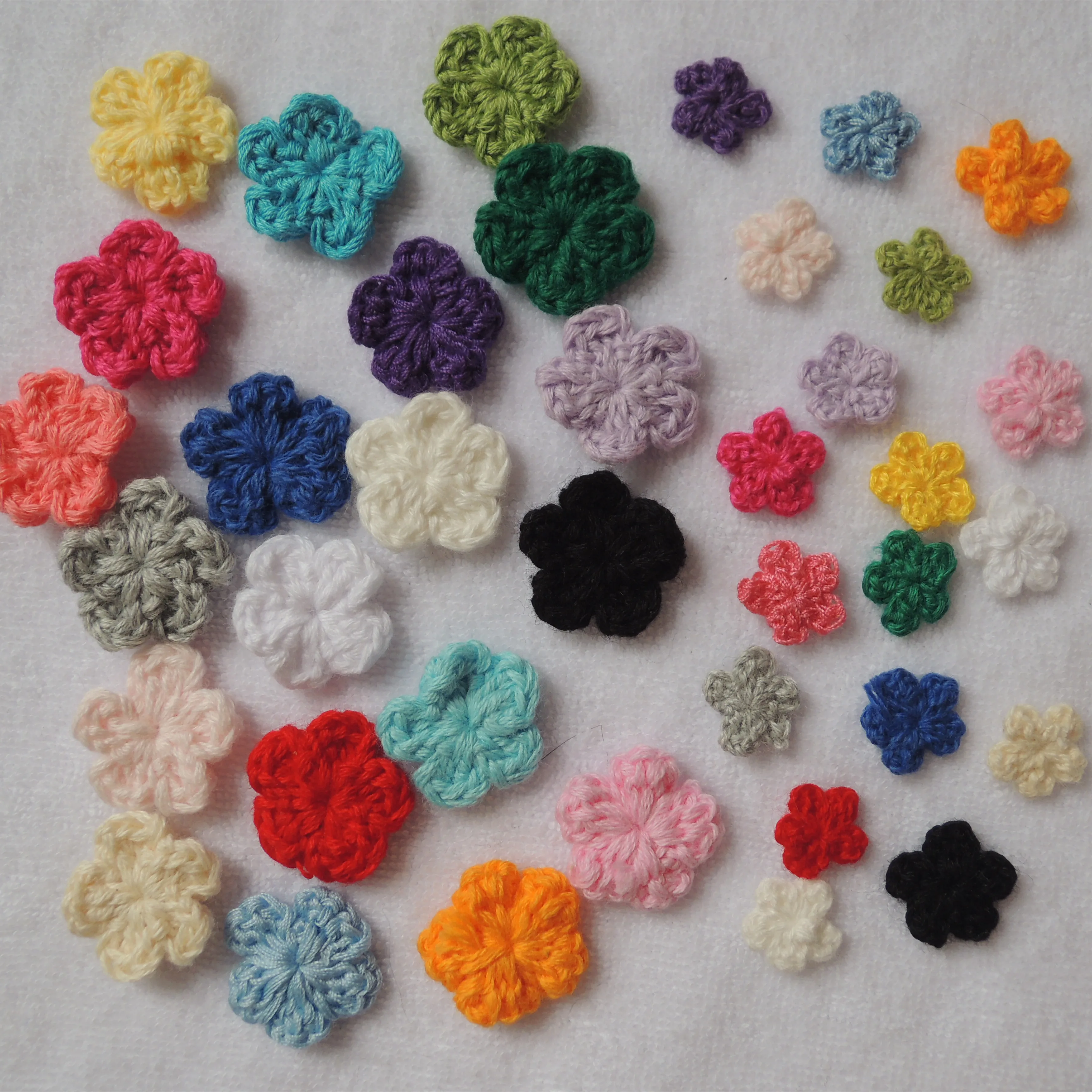 20 colors Cotton Floret 1cm 2cm Hand Hook Wool Handmade Mini Flowers  DIY Clothes Accessories for Clothing Decoration