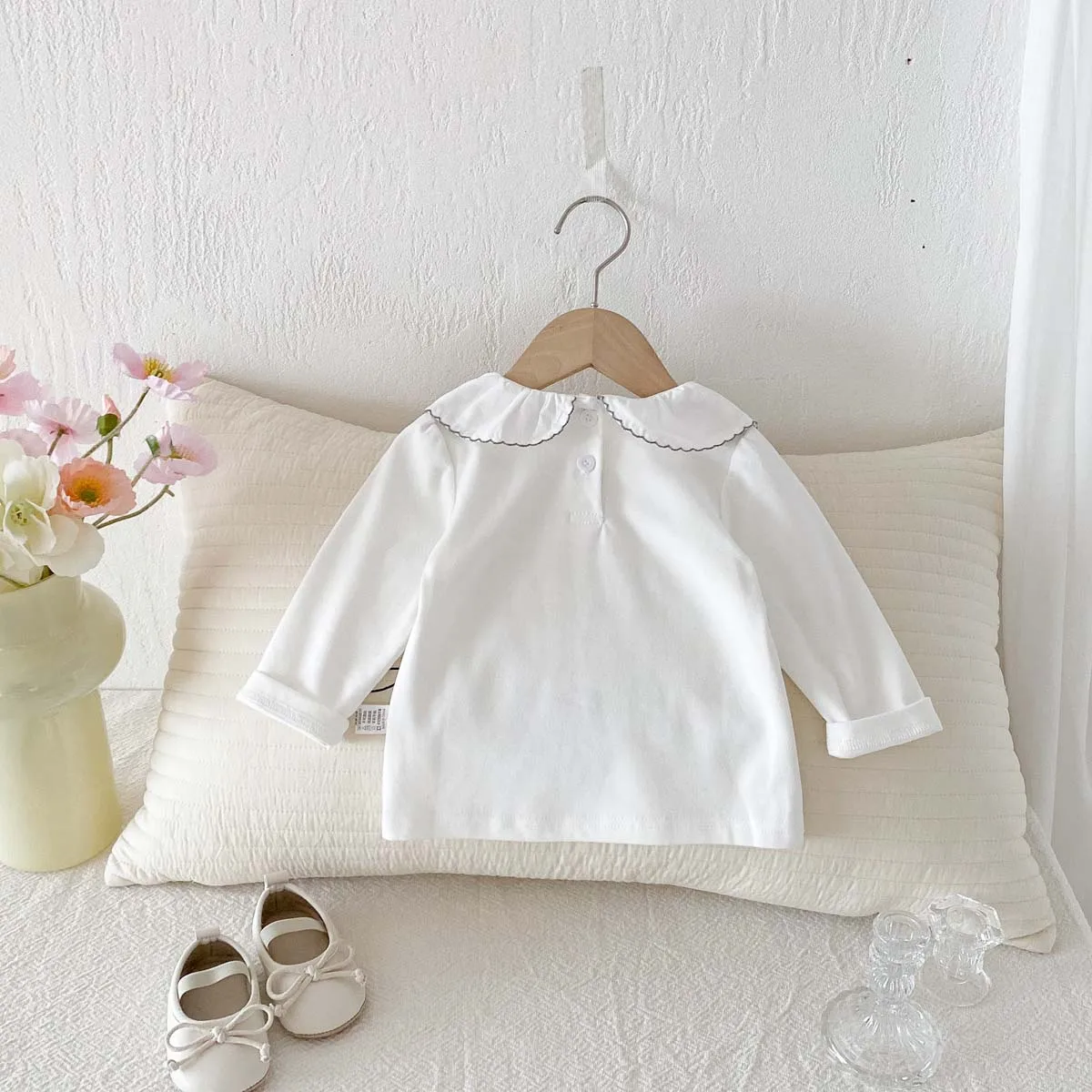 Korean autumn girls embroidered doll collar long sleeve bottoming shirt, baby sweet Joker T-shirt top