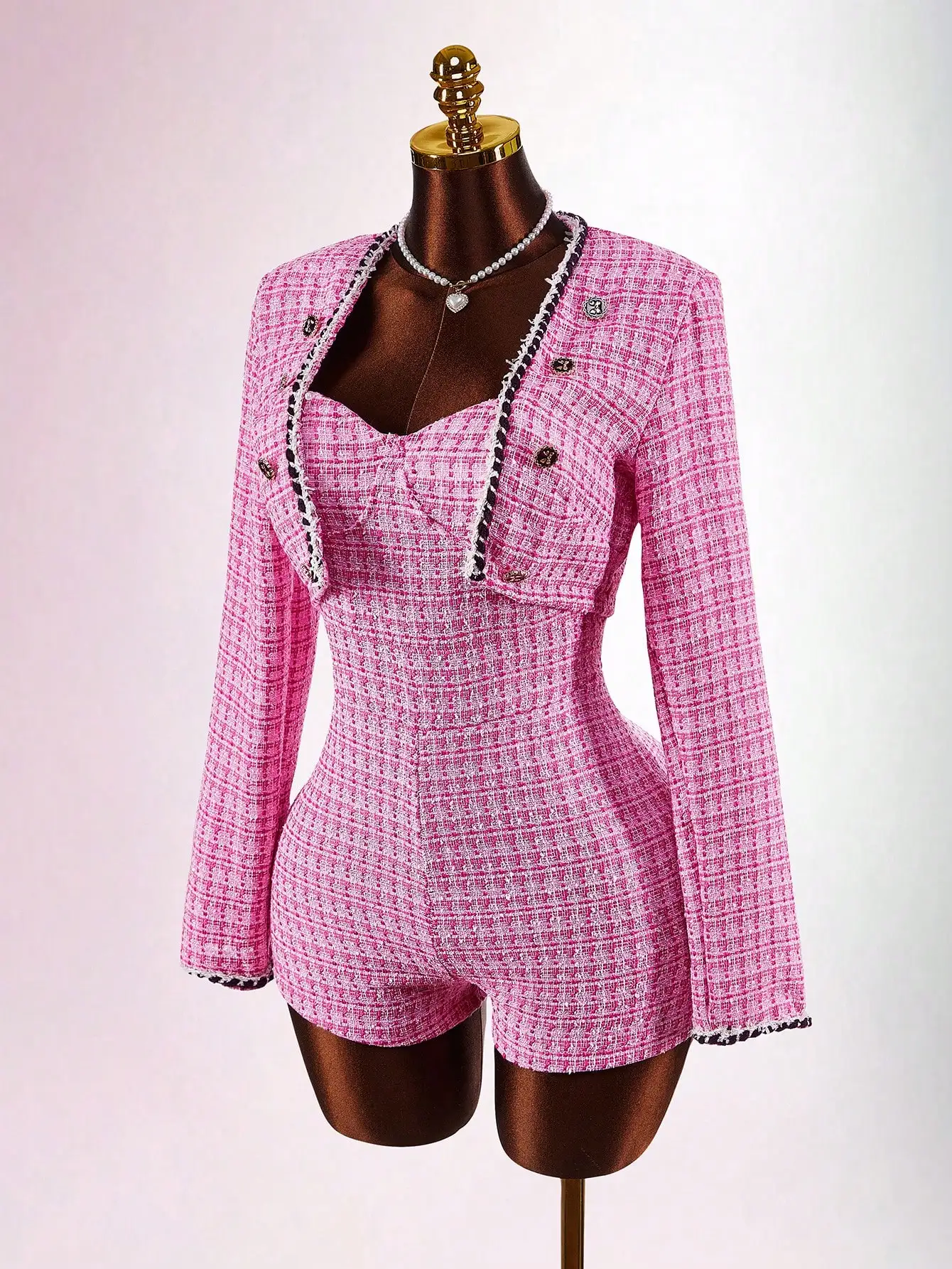 

Розовый твидовый комплект из двух предметов: укороченный блейзер с длинным рукавом и облегающий комбинезон для клуба, отдыха, в стиле Y2K