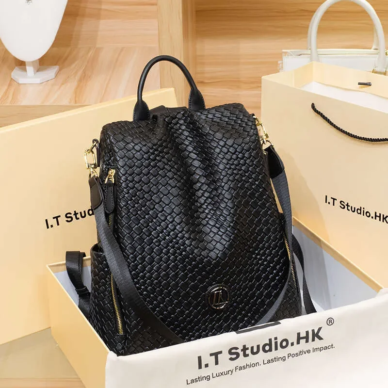 

Кожаный плетеный рюкзак для женщин, новинка 2025 года, модный летний дизайн, нишевый дорожный рюкзак, вместительный рюкзак