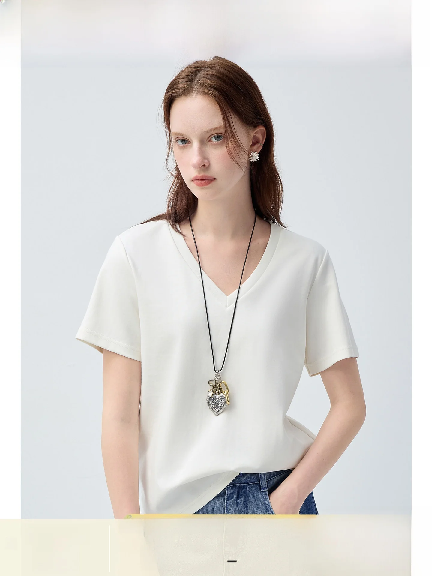 

Женская футболка больших размеров с V-образным вырезом, свободного кроя, с коротким рукавом, летняя, универсальная, стройнящая, в корейском стиле, удобная, дышащая