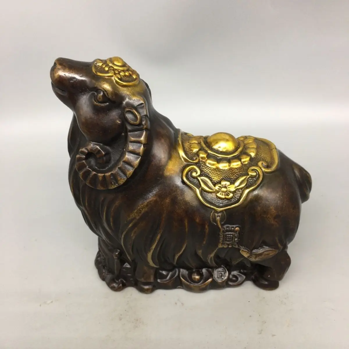 Lucky sheep Statue Sculpture Figurine Home Decoration